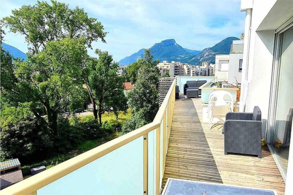 Grand Appartement Avec Vue Magnifique - Vercors - Une Experience Unique - Wifi Gratuit Гренобъл Екстериор снимка